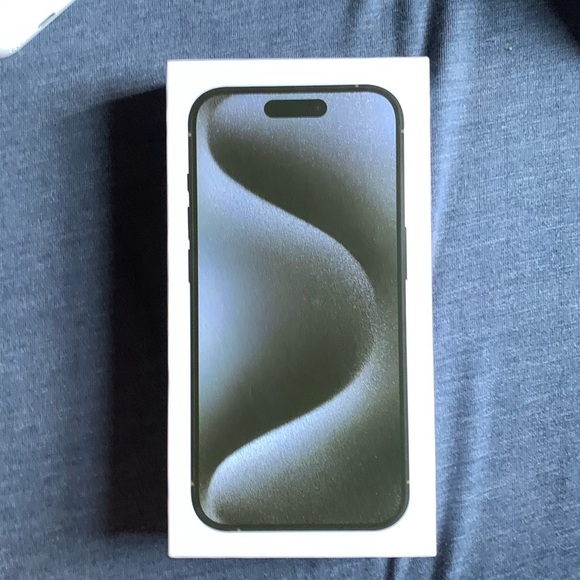 iPhone 15 - Picture 1 of 4